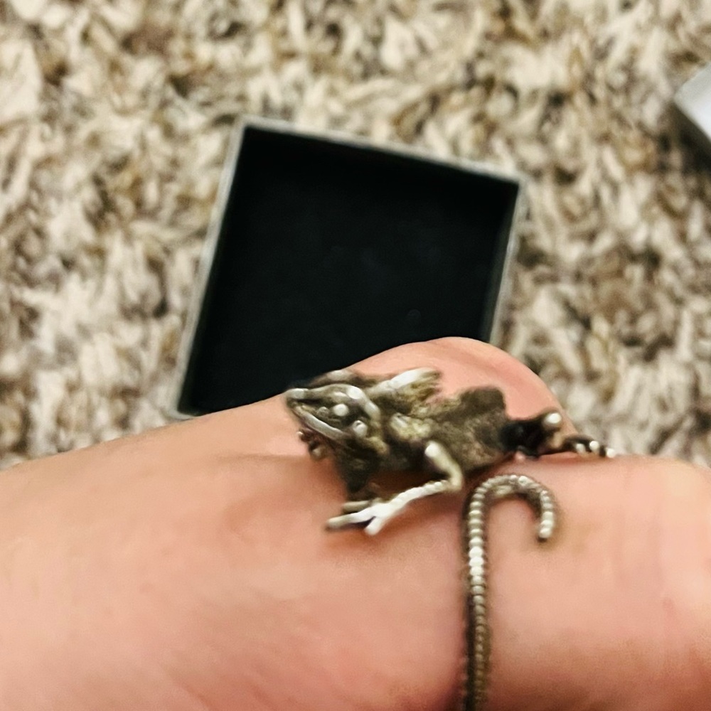 Ring - Picture 3 of 4